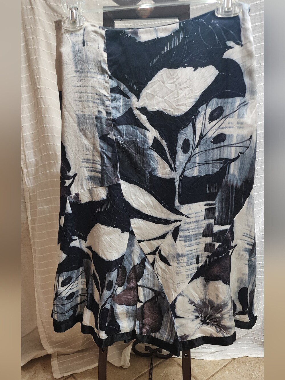 Silk Cotton Blend Blue Floral Print Dress with Black Lining Size 0 (4-6)